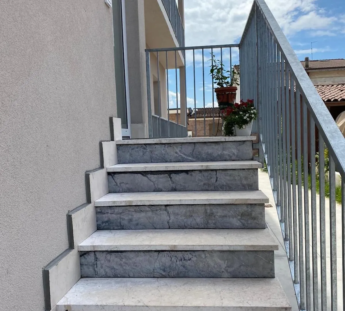 Zevio Home Apartment
